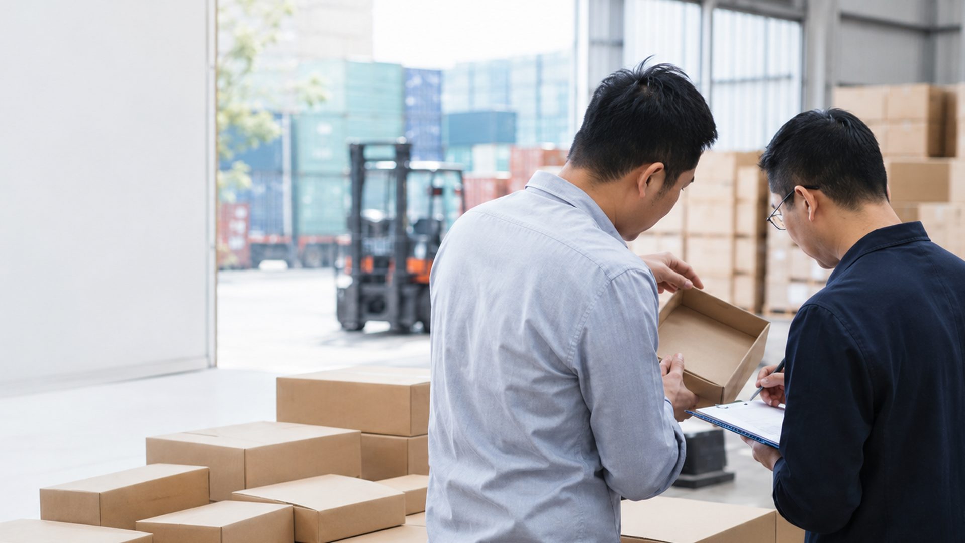 Procurement materials and neutral freight items in a daylight logistics setting.